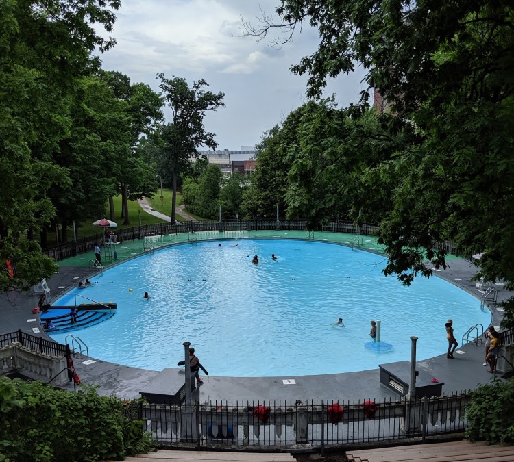 moores-park-swimming-pool-photo